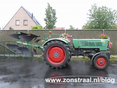 C:\Users\User\Pictures\foto's blog\nog op site plaatsen\ploeg aan farmer 2E 003.JPG